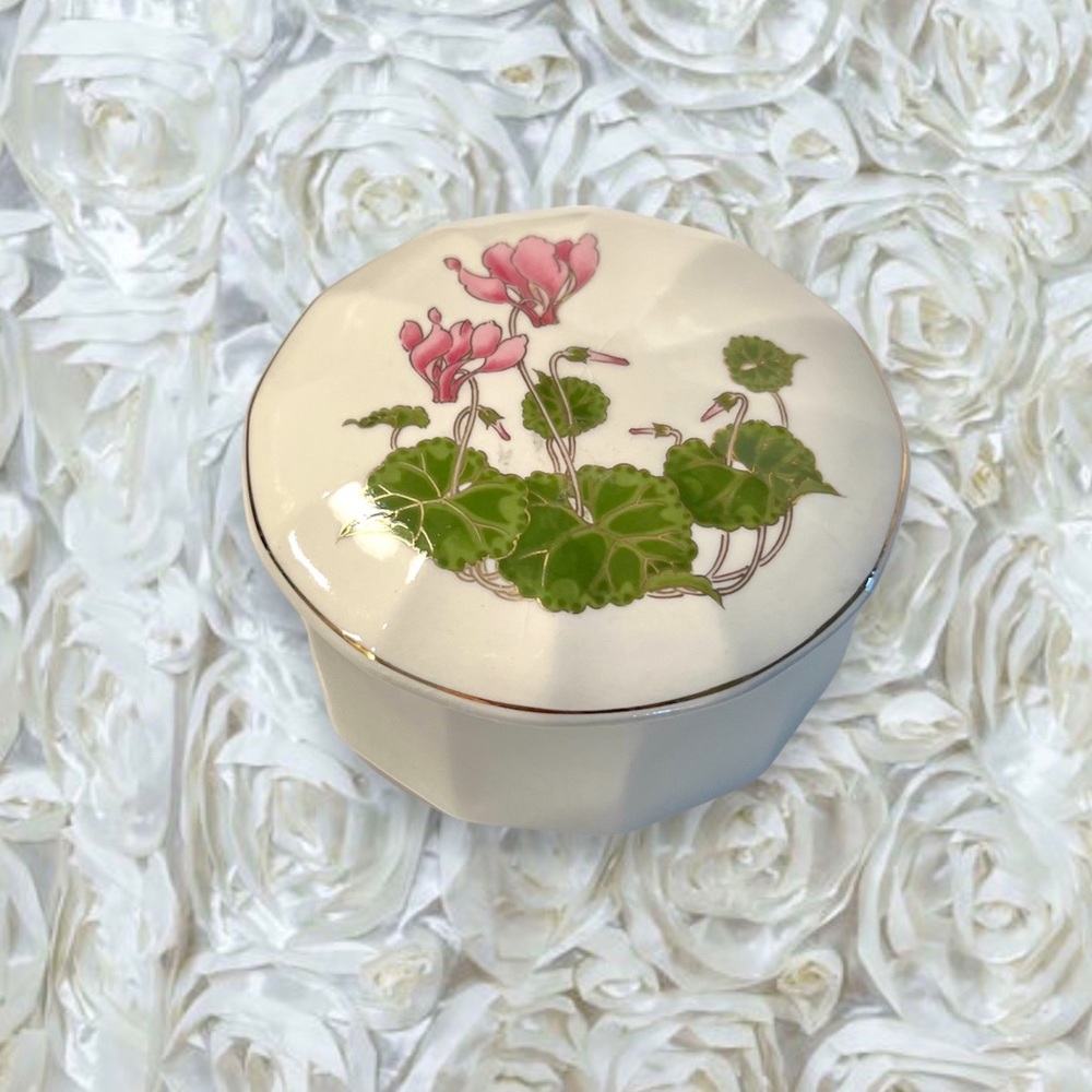 Vintage Otagiri Cyclamen Porcelain Trinket/Ring Box